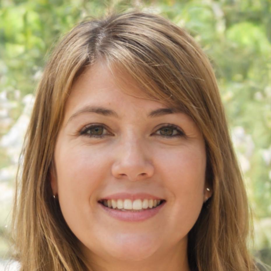 Portrait of Rhiannon Leckie